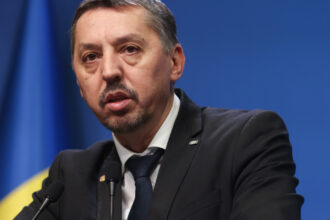 schimbare majora in educatie liceele vor putea crea propriile programe de studiu anuntul lui daniel david 690dbe7c98f1a