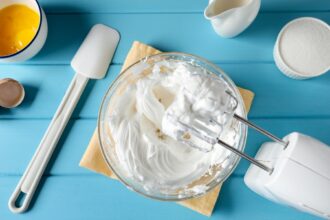 secretul cofetarilor pentru frisca perfecta facuta in casa reteta rapida prin care nu se taie 6914a0f69d83d