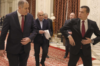 sedinta a coalitiei liderii vor discuta despre pensiile magistratilor si salariul minim cu ce propunere ar putea veni ilie bolojan 6909db94d54f1