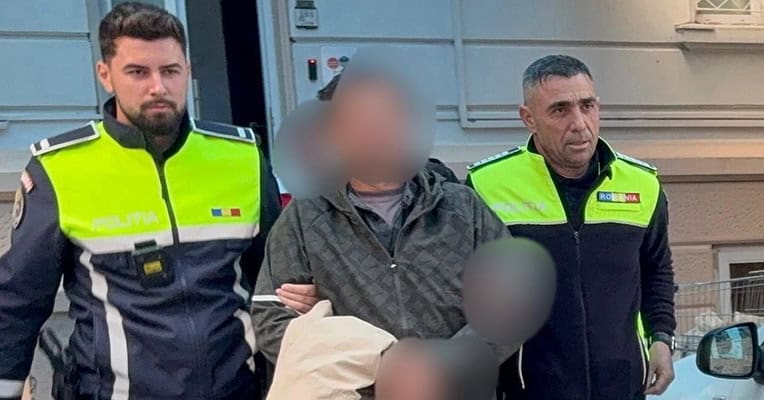 un barbat din mangalia a fost retinut pentru ca nu avea permis de conducere acesta si ar fi dus zilnic copilul la scoala cu autoturismul 690cbcd9311d8