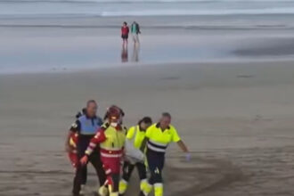 un roman aflat in vacanta in canare a murit chiar de ziua lui a intrat in valurile uriase si nu a putut fi salvat 6908ccdc3383a