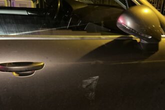 video constanta un sofer a lovit o masina parcata a refuzat testarea cu etilotestul si a luat politistii peste picior 6910944f056a3