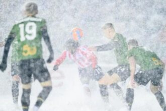 video in ce conditii meteo imposibile s a jucat finala campionatului canadei cu un fotbalist moldovean titular 69131f29b4fa8