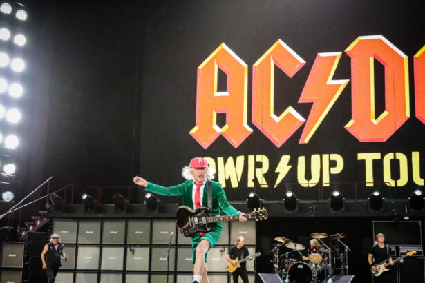 video legendele rockului revin pe scena ac dc a anuntat datele din 2026 pentru turneul mondial power up 690f679614a36