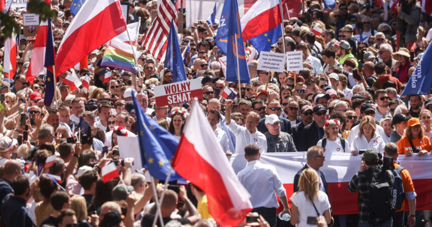 video mars cu 100 000 de persoane de ziua independentei la varsovia manifestantii au strigat lozinci impotriva imigratiei 69137c19d088c