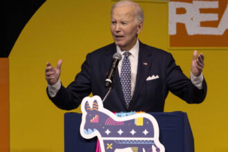 video mesajul plin de furie al lui joe biden pentru donald trump dumneavoastra lucrati pentru noi 69105375b201f