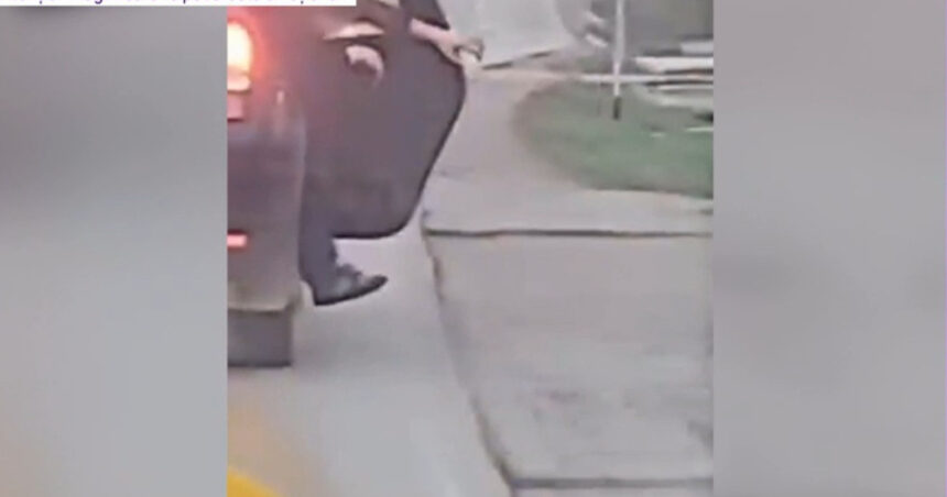 video momentul in care un tanar s a aruncat dintr o masina aflata in mers scena a fost filmata de un alt sofer 6911a8706a19e