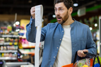 video nu mai cumparam ca n avem cu ce romanii strang cureaua din cauza scumpirilor cheltuie mai putin ce taie de pe lista 691415a43c2a1