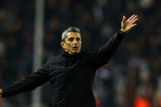 video razvan lucescu pe urmele tatalui dupa ce a pierdut derby ul greciei de ce a dat vina pe arbitri 6911956f51f9c