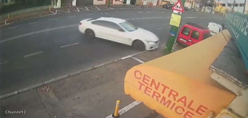 video victimele accidentului produs de politistul beat sunt cadre medicale de la spitalul judetean ambele sunt internate cu traumatisme grave 690b43be9fcc5