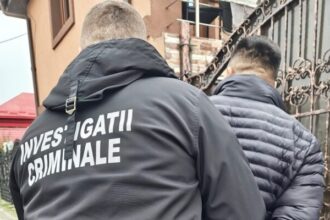 10 barbati din constanta medgidia si cuza voda ridicati de politisti vezi pentru ce 6944040050628