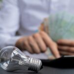 facturile la energie cresc din nou din 1 ianuarie 2026 cum pot romanii sa plateasca facturi mai mici la curent 6945304096d87