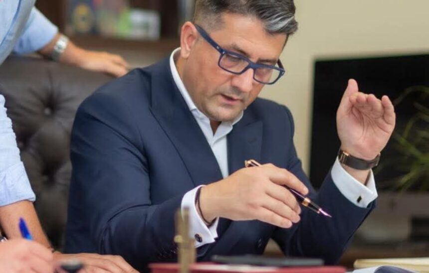 inventarul crizei constantene cand institutiile se destabilizeaza si leadershipul dispare analiza critica a fostului primar fagadau un amestec rafinat de asumare si barbatie nu i 694400c321778