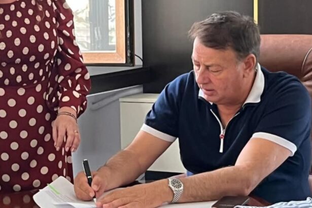 mitroi a mintit pe toata lumea nu si a depus demisia de la cj constanta bolojan asteapta sa treaca sarbatorile 69458e2b59f1a