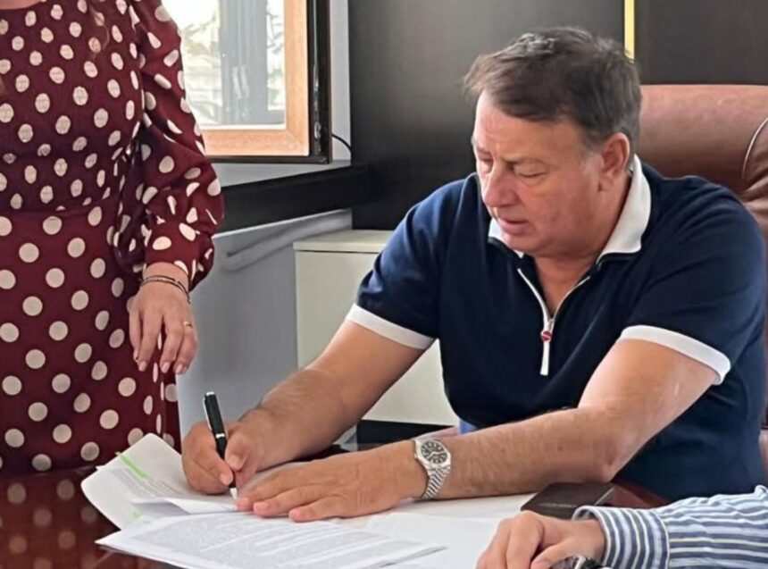 mitroi a mintit pe toata lumea nu si a depus demisia de la cj constanta bolojan asteapta sa treaca sarbatorile 69458e2b59f1a