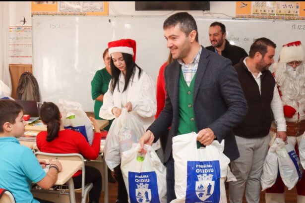 nici un membru al comunitatii nu este uitat in aceasta perioada daruri si emotie pentru copiii si seniorii din ovidiu poiana si culmea 69304a9cb8149