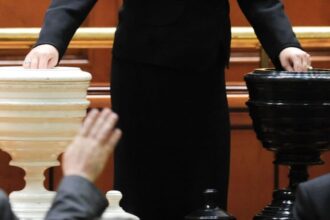 opozitia depune motiune de cenzura impotriva lui ilie bolojan victor ponta pe lista celor care se alatura demersului 6930464919488