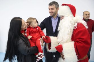 orasul ovidiu sarbatoreste cu generozitate 1 570 de copii si 1 200 de pensionari primesc cadouri in prag de sarbatori 6942cdc87840f