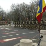parada de 1 decembrie ziua nationala aproape 3 000 de militari au defilat pe sub arcul de triumf video 692d7b88c15c1
