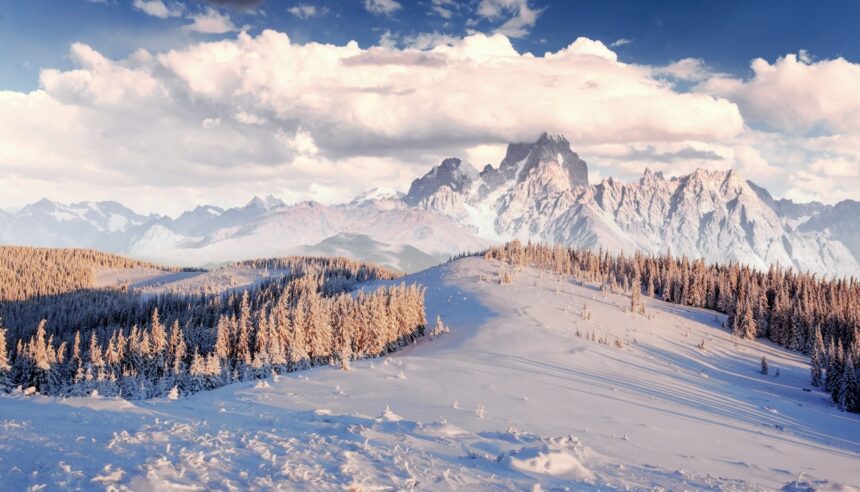 alerta la munte peste 120 de apeluri de urgenta in 24 de ore specialistii avertizeaza asupra riscului de hipotermie si accidente 6965031a6d3ca