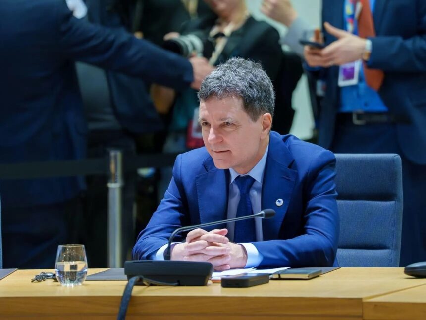 armata romana trimisa sa salveze groenlanda de americani nicusor dan in masura in care ni se solicita sau agreem o sa facem si asta dar urgenta noastra este flancul estic 697362eab4c4e