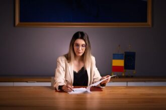 buzoianu mediu anunta ca programul casa verde fotovoltaice ar putea fi suspendat si in acest an 6979d9db1edfc