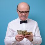 cine va incasa a 13 a pensie cand o primesc pensionarii din romania si cine este eligibil 6960f72bd91ac