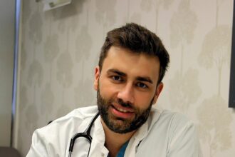 drama din copilarie care i a schimbat viata doctorului marius sava a fost la un pas de moarte 697b2b3a8f8ff