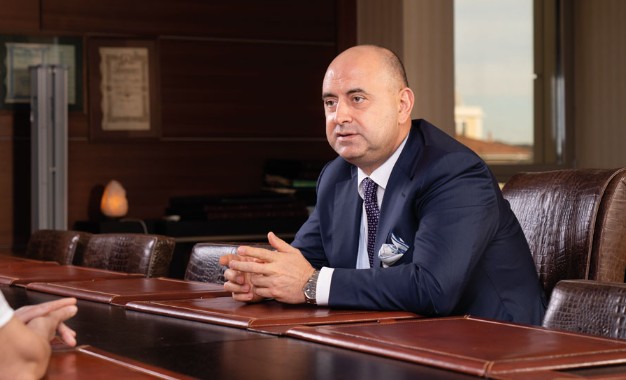 gabi comanescu isi face calculat iesirea din lumea buna grup servicii petroliere intra in insolventa datorii de peste 33 de milioane de euro din care 28 de milioane la st 6961054750880