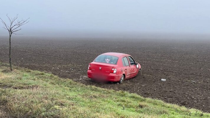 o tanara soferita a iesit cu masina in decor la limita dintre judetele tulcea si constanta 695aa1505b1dd