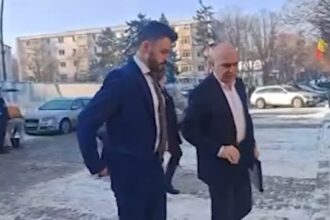 primarii se revolta si ameninta ca nu vor respecta masurile dure din administratie bolojan trimite recuperatorii peste romanii datornici premierul huiduit a doua zi la rand 696b8c96bc3fc