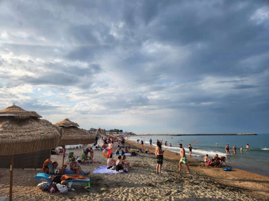 sezonul estival in 2026 se anunta un litoral polarizat pretul final trebuie sa fie usor de inteles si comparat altfel turistul pleaca spre alte destinatii 695e3cb5557a1