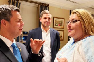 sosoaca ii cere lui trump sa il elibereze pe maduro 695a51aedea66