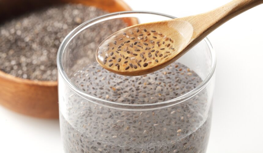 sunt semintele de chia mai eficiente pentru slabit in apa sau in lapte 69579bda38bf4
