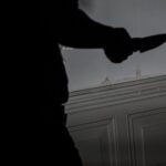 tanar de 21 de ani si doi copii de 14 ani au spart casa unui barbat din medgidia si l au amenintat cu cutitul pentru 200 de lei 697760d93e68e