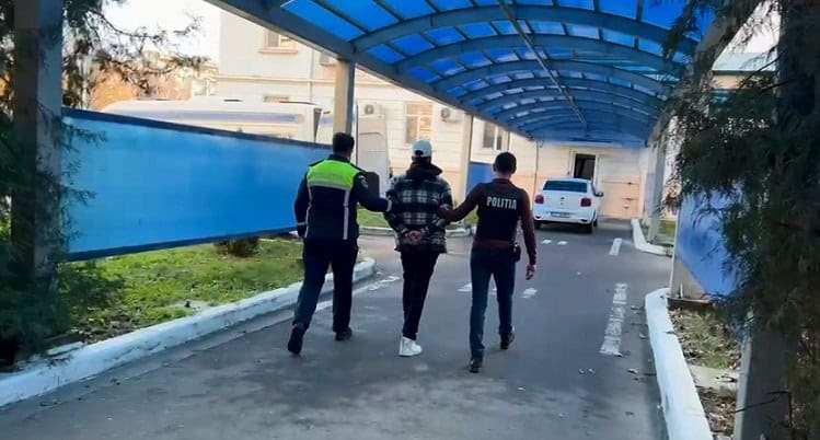 trei barbati retinuti de politisti dupa ce au facut scandal intr o curte din constanta 695d2d0db3539