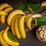 trucul genial pentru ca bananele sa reziste mai mult timp secretul din bucatarie care le pastreaza proaspete 69725c49b03c4