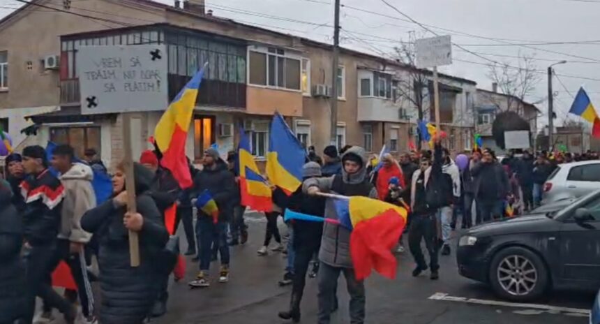 vrem sa traim nu doar sa platim protest la navodari organizat de fostul primar nicolae matei impotriva cresterii taxelor locale video 69723b7fc6fd4