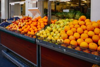 alerta alimentara in romania autoritatea nationala fitosanitara a descoperit fructe cu pesticide peste limita in 2025 video 69a1832c52255