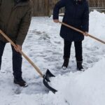 amenzi serioase pentru firmele sau persoanele fizice care nu indeparteaza zapada de pe trotuarele din fata cladirilor proprii 6995c185ac477