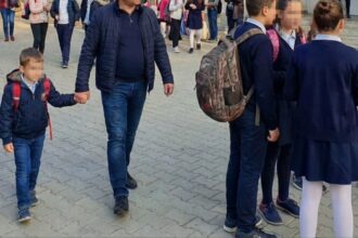 calendarul anului scolar 2026 2027 stabilit se pastreaza modulele fiecare cu perioade distincte de cursuri si vacante 6992dd3bb7410