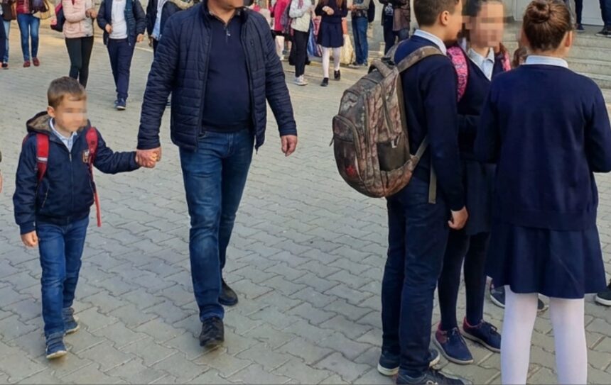 calendarul anului scolar 2026 2027 stabilit se pastreaza modulele fiecare cu perioade distincte de cursuri si vacante 6992dd3bb7410