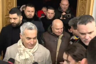 calin georgescu oamenii simt presiunea in fiecare zi in taxe si impozite care fac sa paleasca regimul fanariot zidurile infamiei vor cadea si primul zid va fi bruxelles ul 698b01b7a5e52