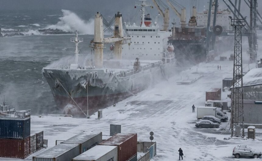 constanta sub cod galben de vant si ger toate porturile inchise traficul pe a2 limitat 6999acbddb470