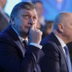 crin antonescu pnl a devenit o anexa a usr bolojan este dur doar cu amaratii nu si cu cei puternici nu a facut nici o alegere a vreunui liberal autentic 698c4582a1e29