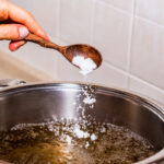 de ce adauga bucatarii bicarbonat de sodiu in apa in care gatesti metoda folosita de expertii bucatari 698a093aaf5b3