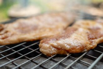 de ce sa renunti la carbuni cand faci ceafa la gratar secretul care schimba complet gustul carnii 69a2972b1845e