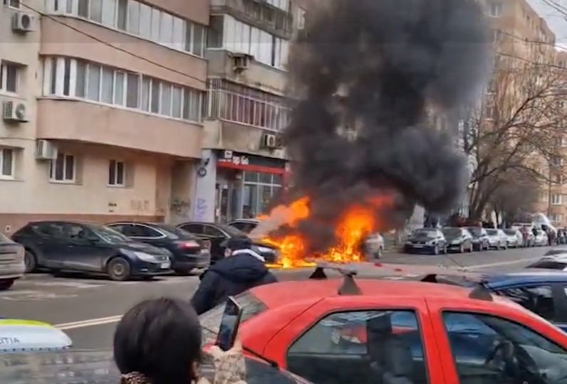 doi soti au ramas captivi intr un smart electric care a luat foc in bucuresti femeia a ars de vie 698f2a22df5b6