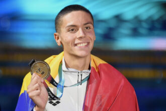 inotatorul david popovici ales cel mai bun sportiv din balcani in 2025 este o mare onoare 699356c25d85f