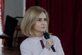 judecatoare celebra revoltata pe bolojan tara te vrea idiot inchideti bibliotecile si scolile toate dati foc cartilor 698c40be3b5ca